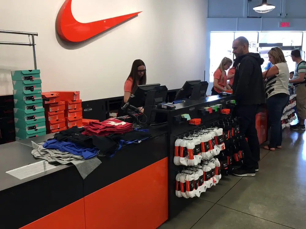 Nike outlet cheap military discount